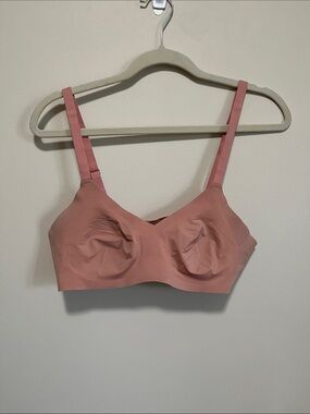 Knix Padded V-Neck Ginger Pink Bra Size 2 Knix or 36A Seamless Wire Free Neutral
